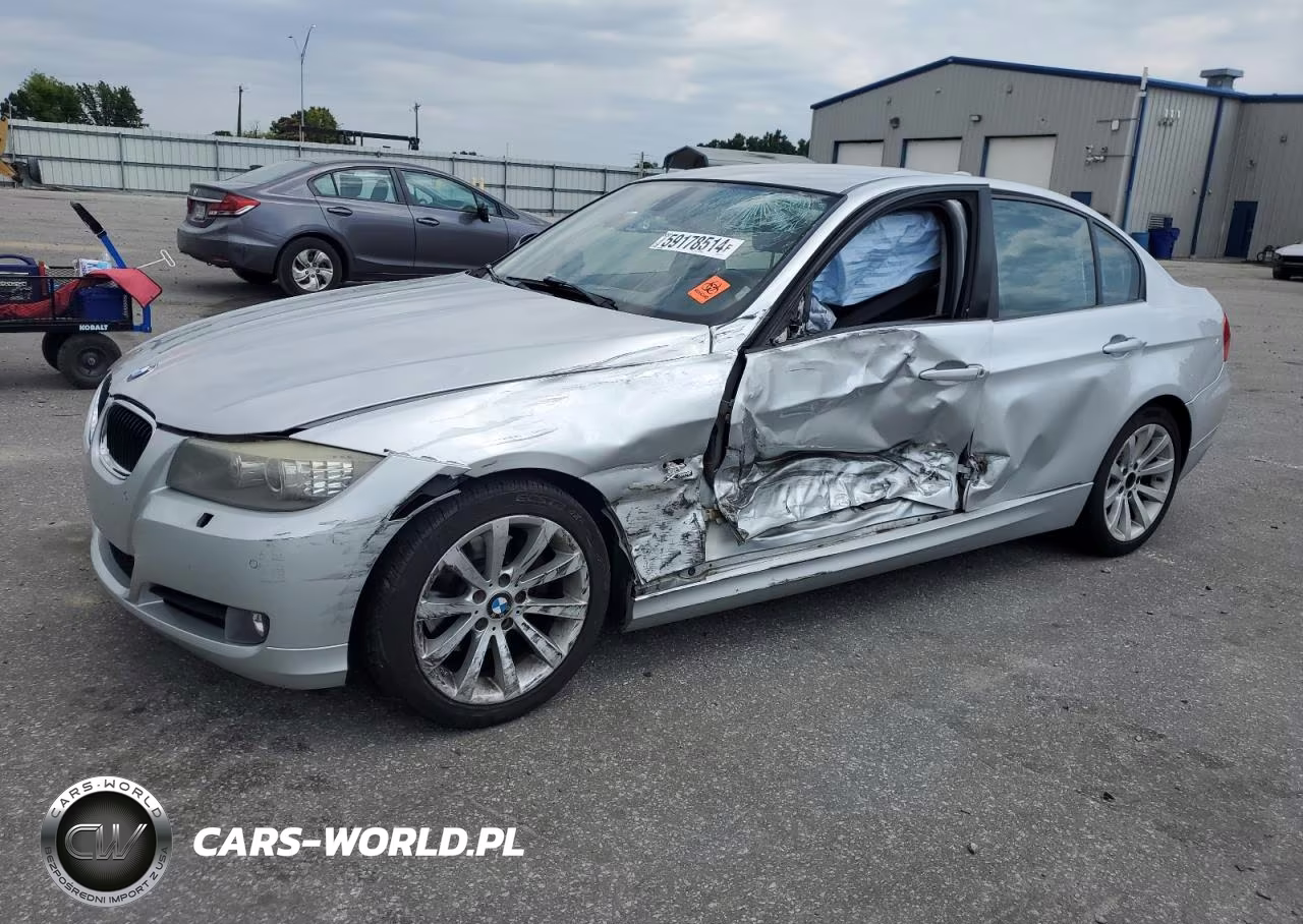 2011 BMW 328 Xi – zdjęcie 1 z 12