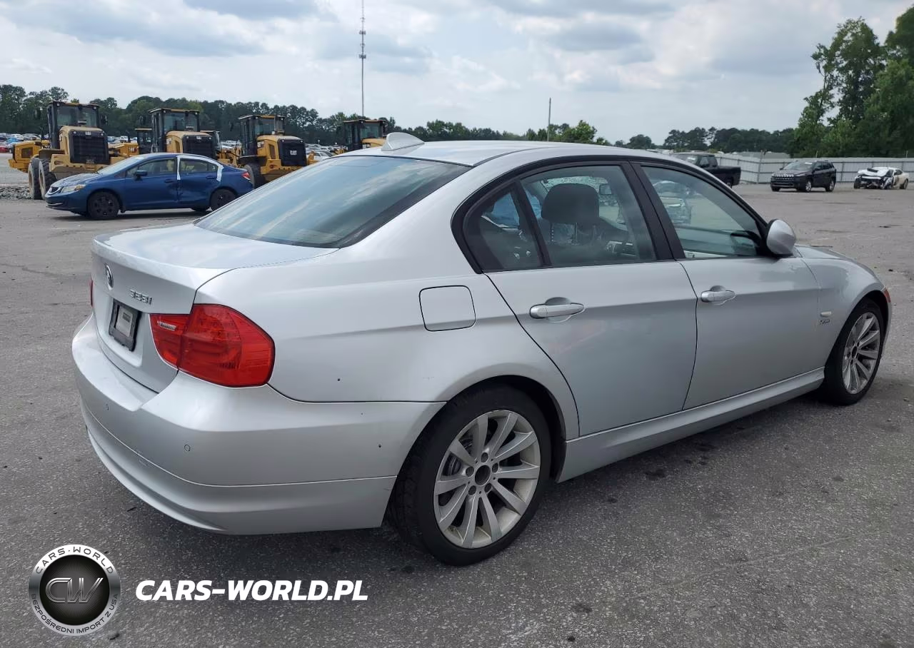 2011 BMW 328 Xi VIN:WBAPK7C51BA771795 - 3