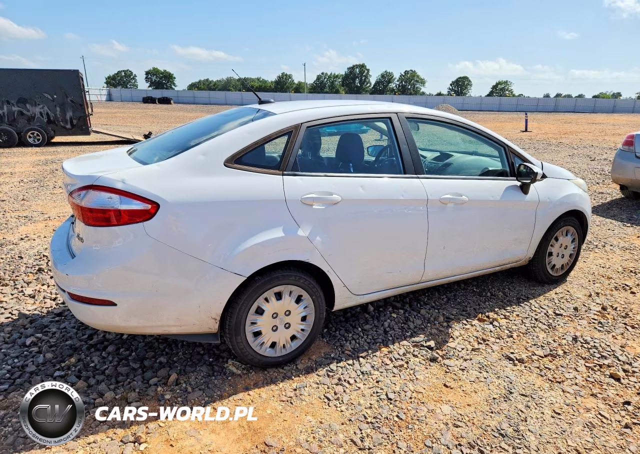 2016 Ford Fiesta S VIN:3FADP4AJ1GM183479 - 3