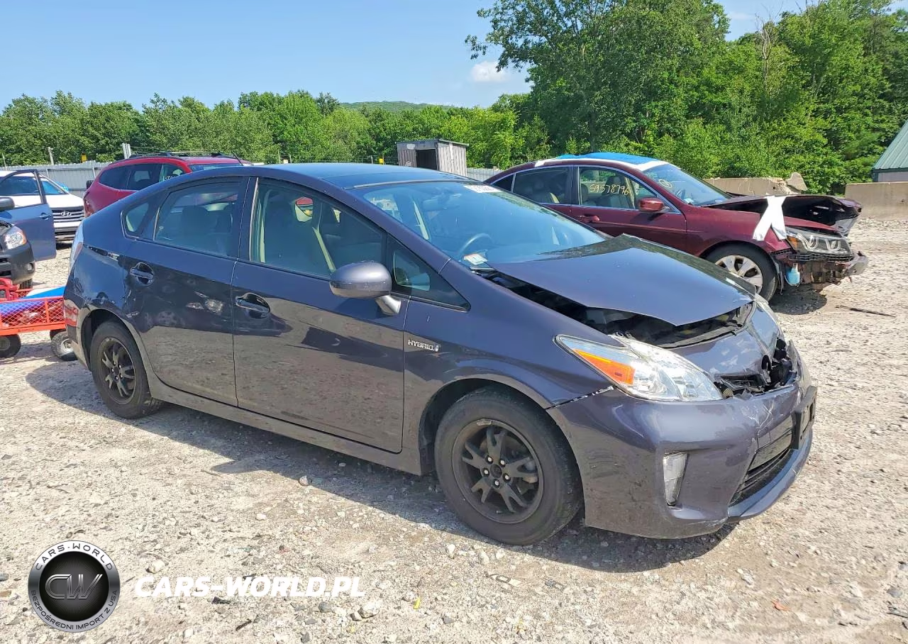 2015 Toyota Prius Three VIN:JTDKN3DU8F1863706 - 4
