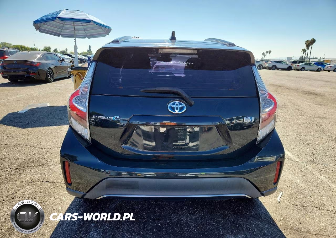 2018 Toyota Prius C Two VIN:JTDKDTB34J1611182 - 6