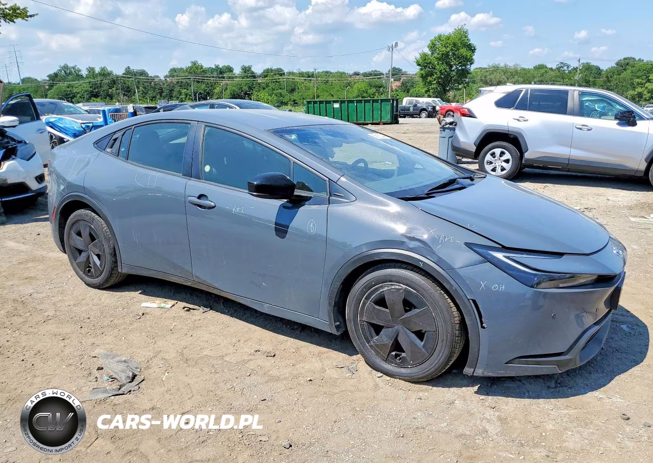 2024 Toyota Prius Le VIN:JTDACAAUXR3026376 - 4