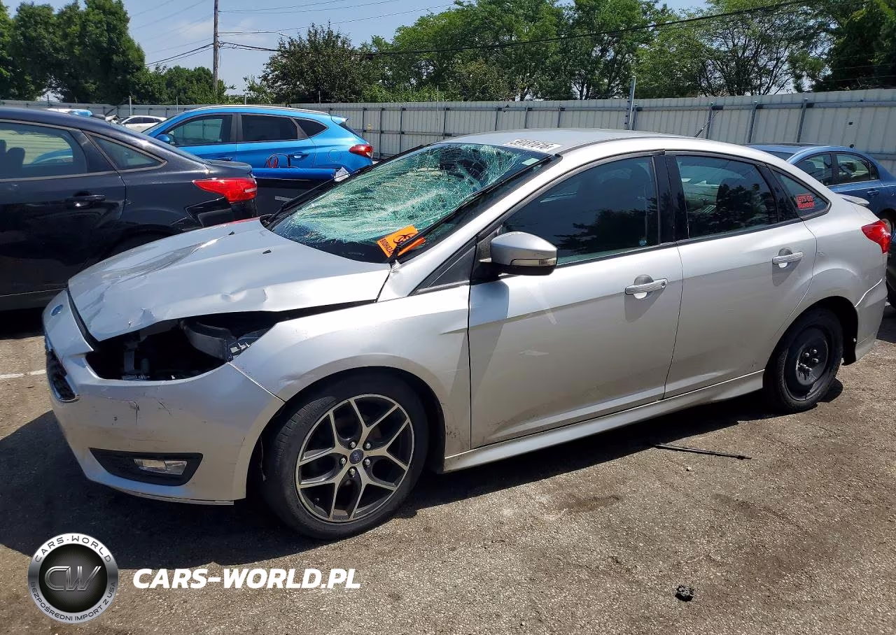 2015 Ford Focus Se VIN:1FADP3F25FL373961 - 1