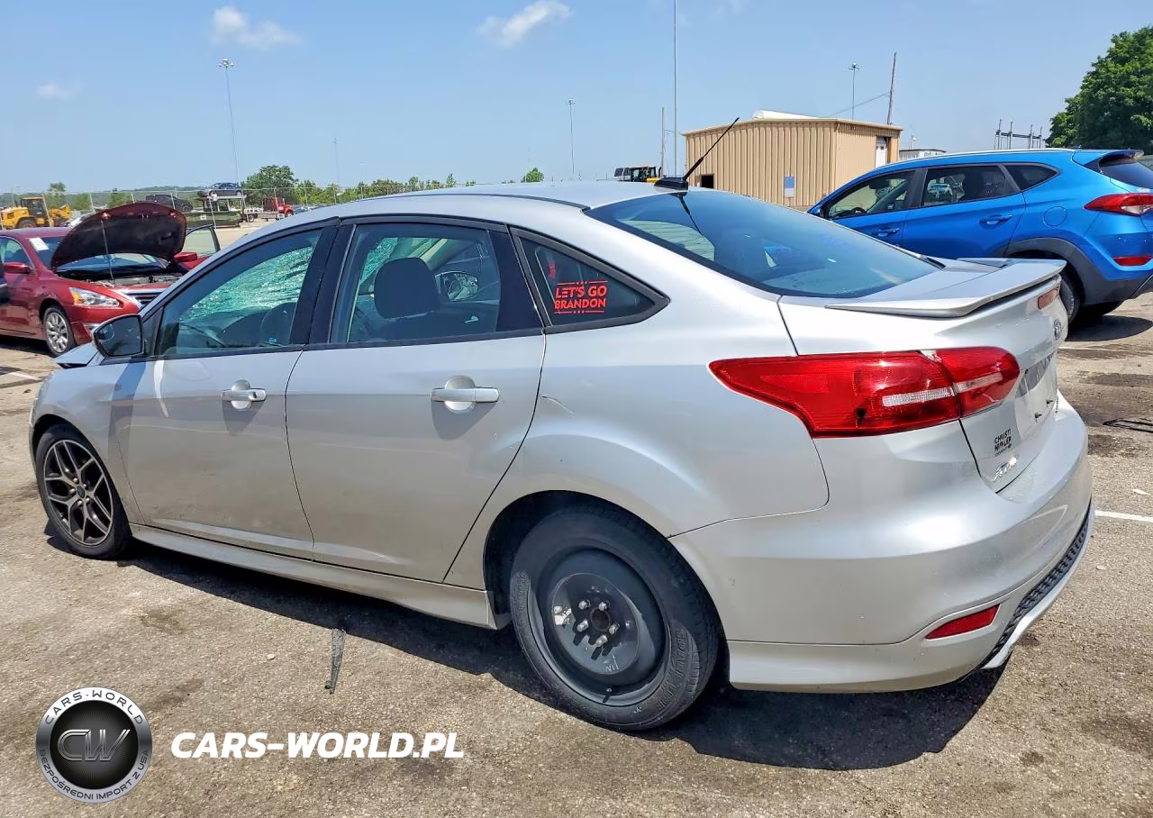 2015 Ford Focus Se VIN:1FADP3F25FL373961 - 2