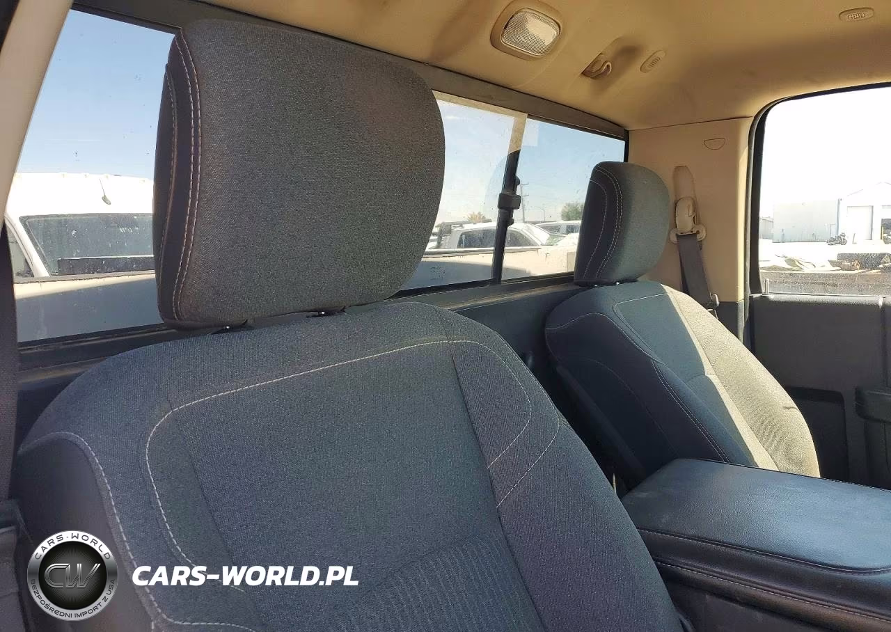 2019 Ram 2500 Tradesman VIN:3C6MR5AL8KG719595 - 10