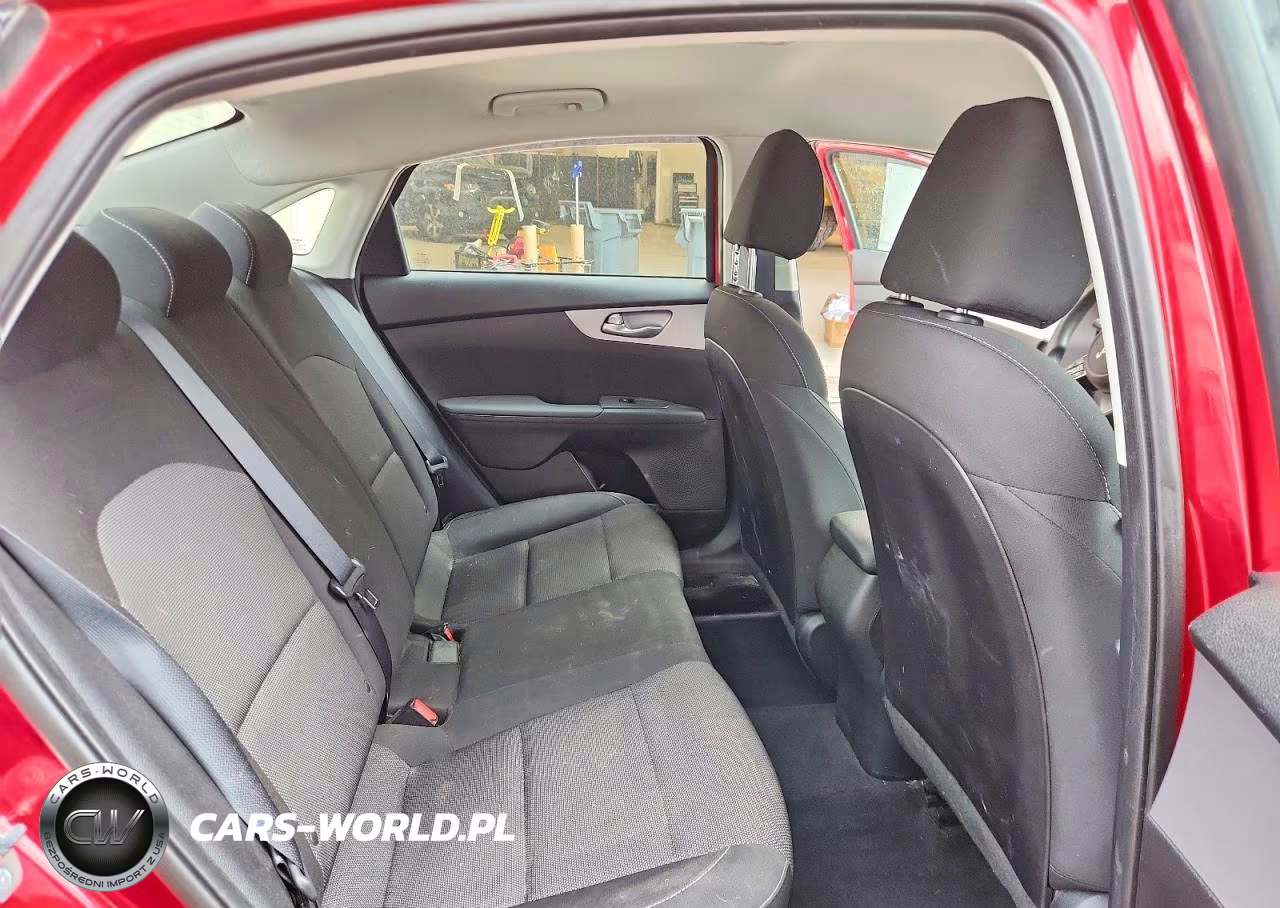 2023 Kia Forte Lxs VIN:3KPF24AD8PE640844 - 10