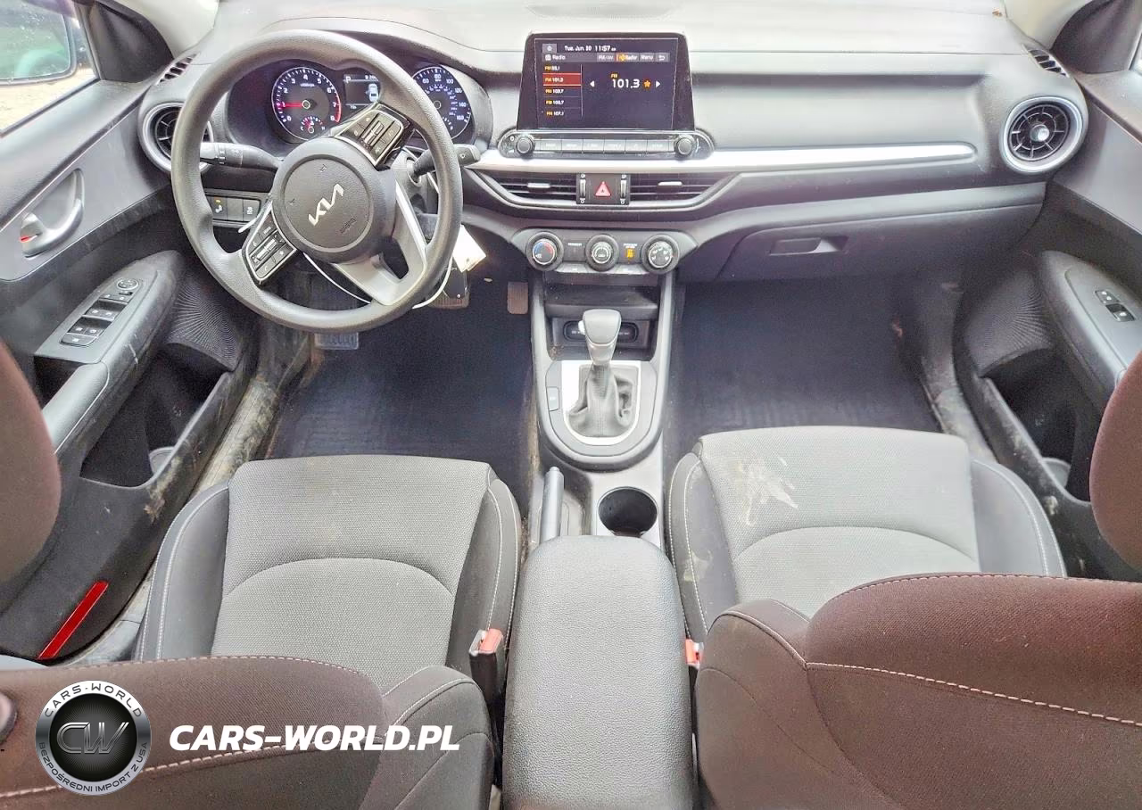 2023 Kia Forte Lxs VIN:3KPF24AD8PE640844 - 8