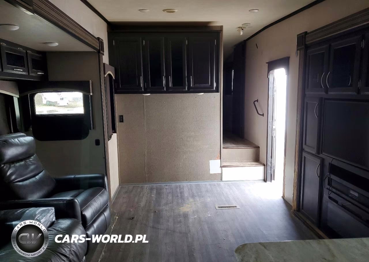 2018 Kz Durango Camper VIN:4EZFD2527J6093228 - 5