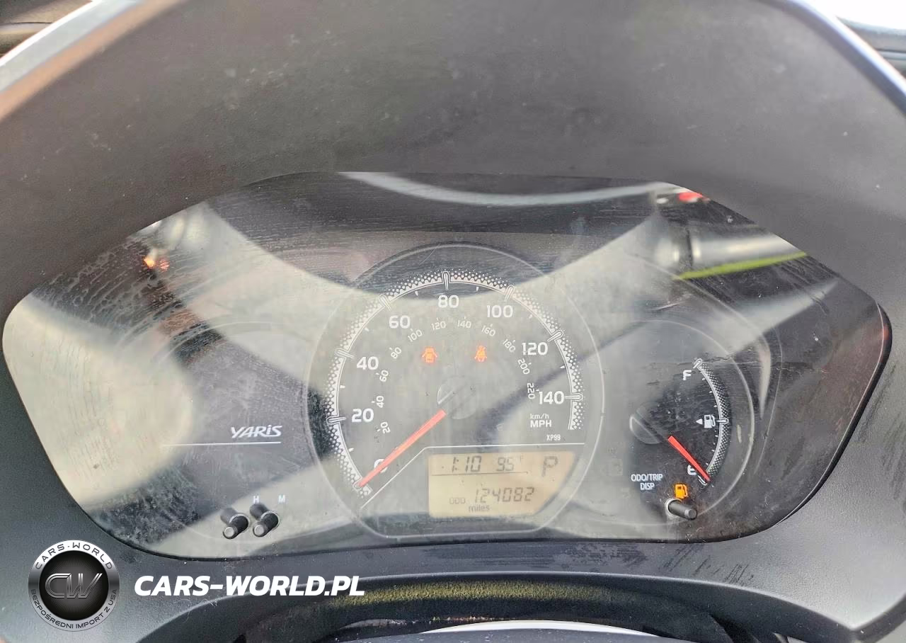 2015 Toyota Yaris 5-Door L VIN:VNKKTUD31FA039184 - 9