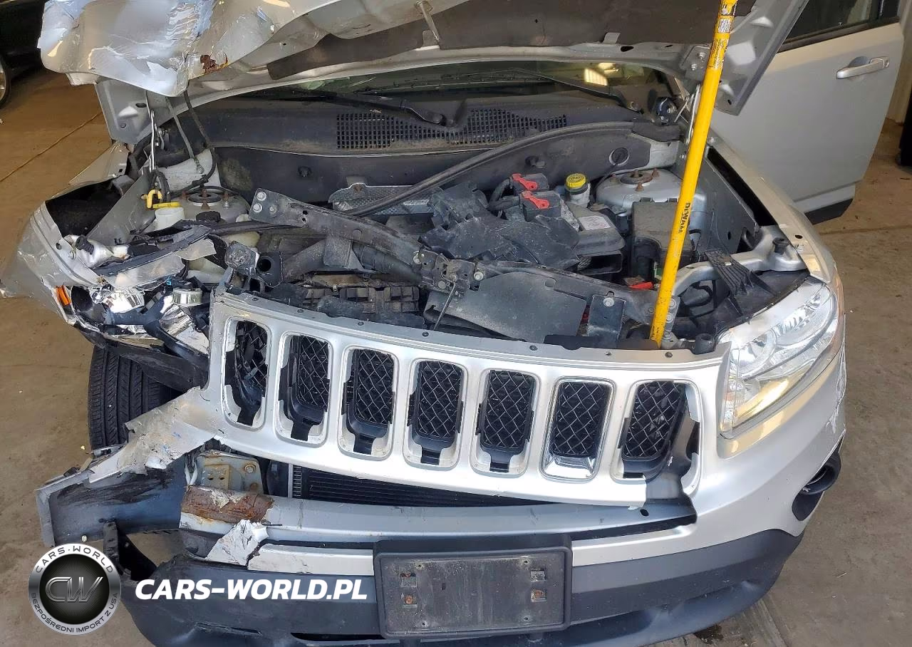 2012 Jeep Compass Latitude VIN:1C4NJDEB9CD692163 - 11