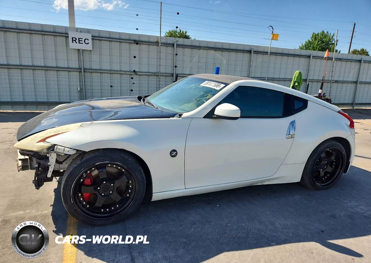2014 Nissan 370Z Base – zdjęcie 1 z 13