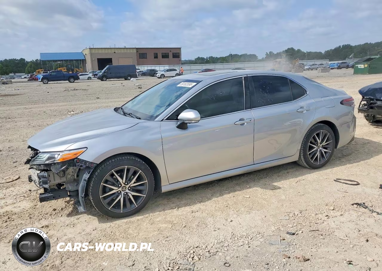 2022 Toyota Camry Xle – zdjęcie 1 z 13