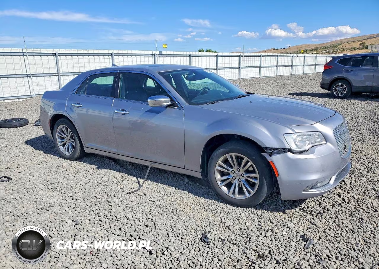 2016 Chrysler 300C VIN:2C3CCAEG0GH128183 - 4