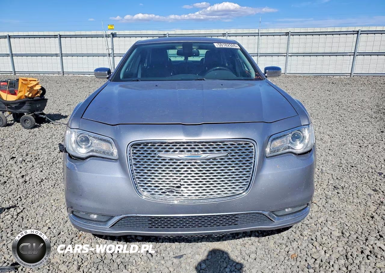2016 Chrysler 300C VIN:2C3CCAEG0GH128183 - 5