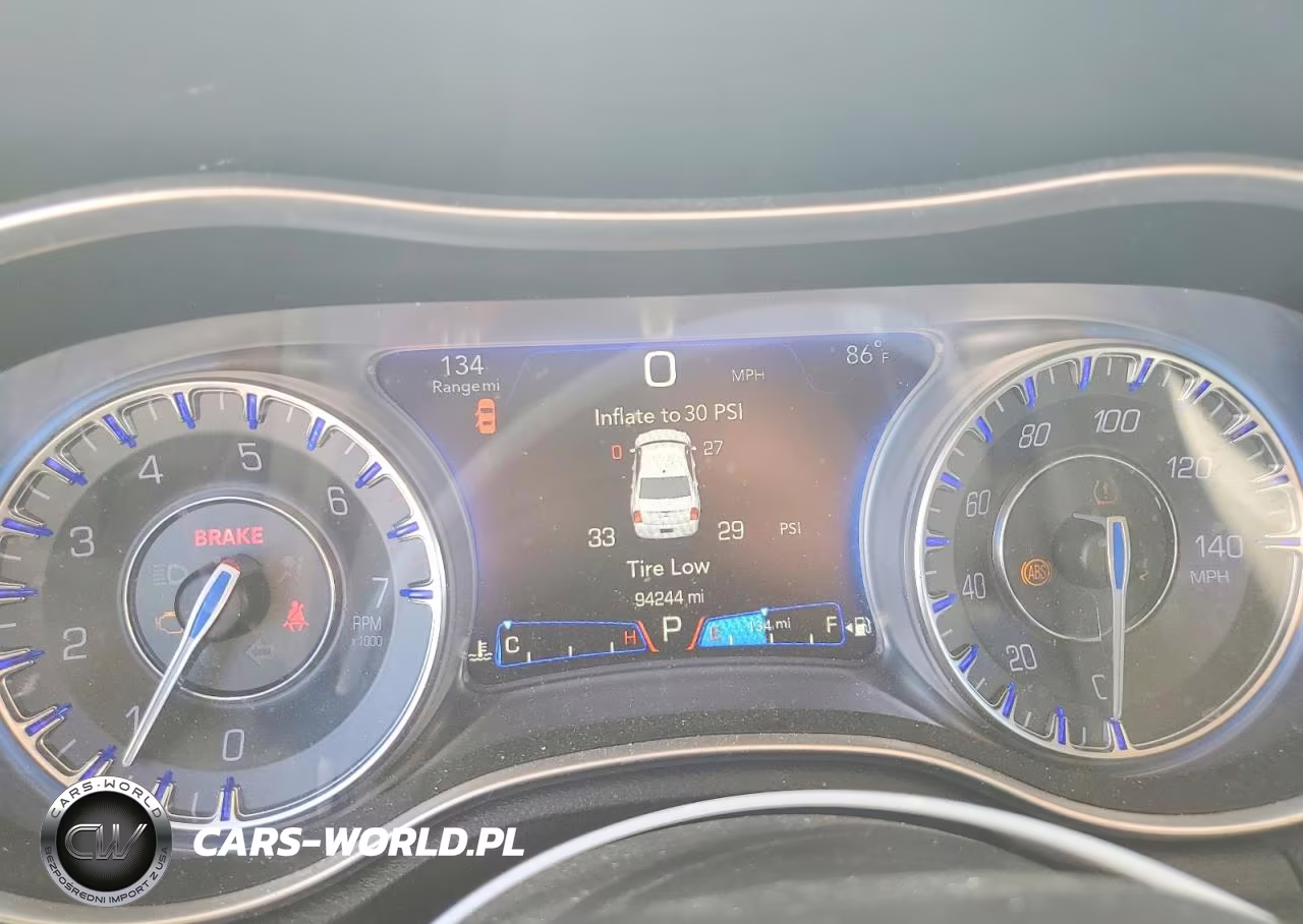 2016 Chrysler 300C VIN:2C3CCAEG0GH128183 - 9