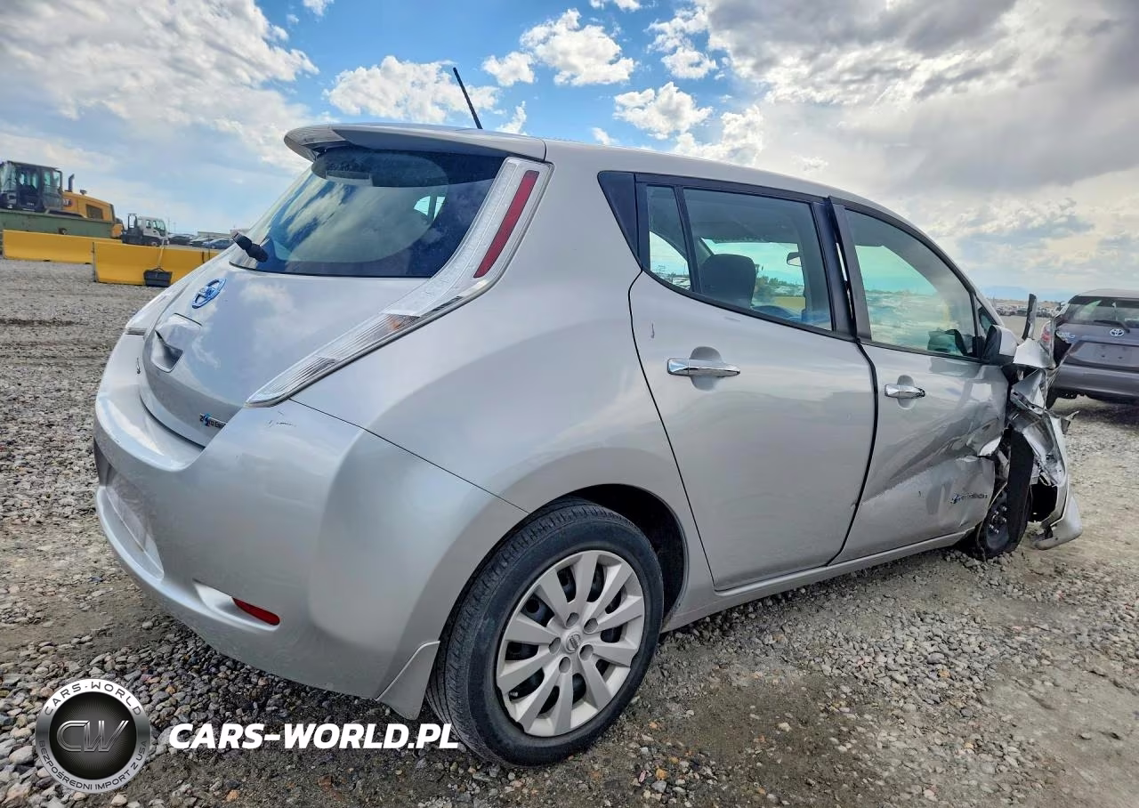 2015 Nissan Leaf S VIN:1N4AZ0CP4FC334824 - 3