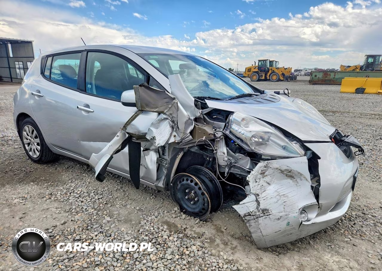 2015 Nissan Leaf S VIN:1N4AZ0CP4FC334824 - 4