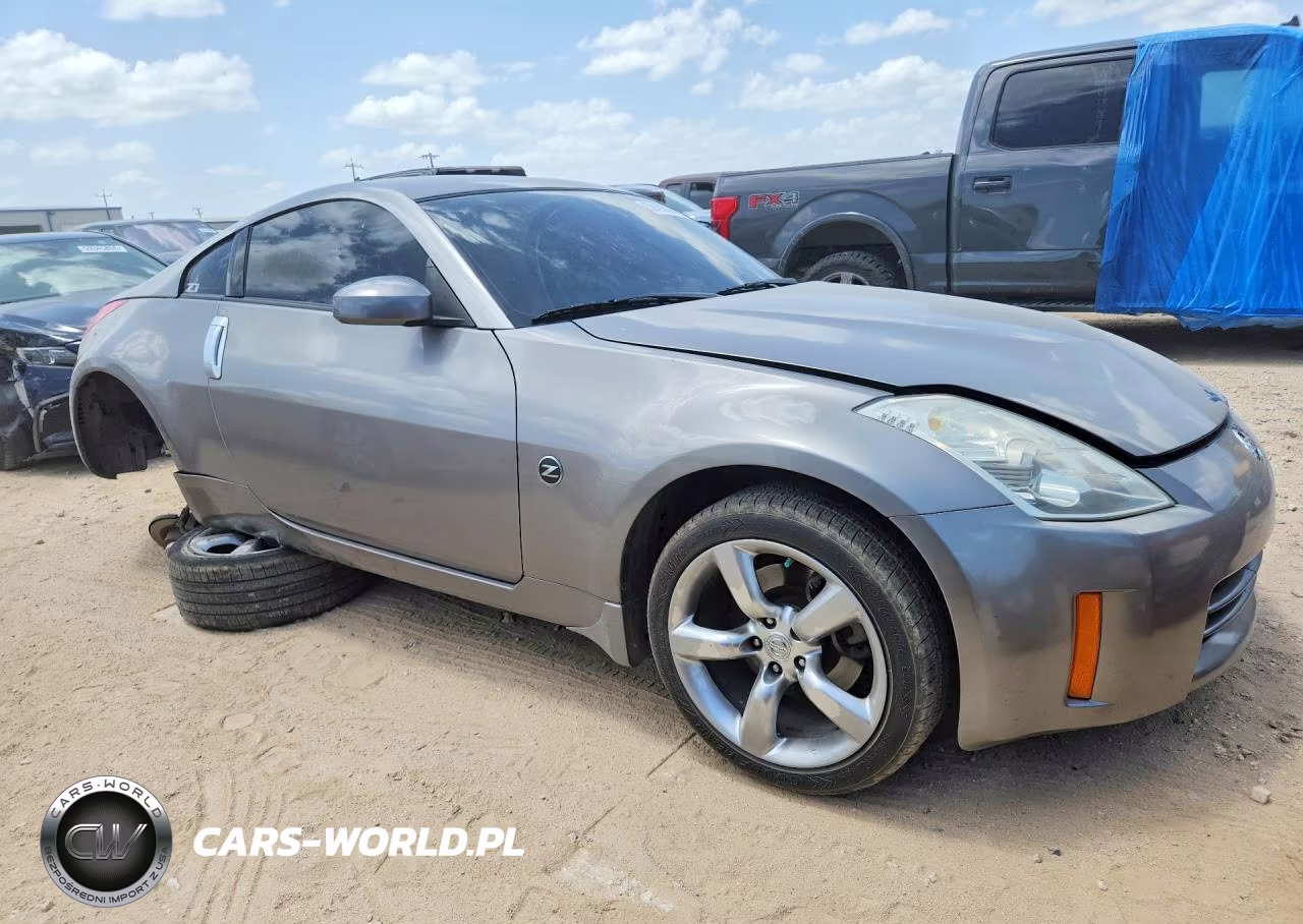 2008 Nissan 350Z Coupe VIN:JN1BZ34D88M705648 - 4