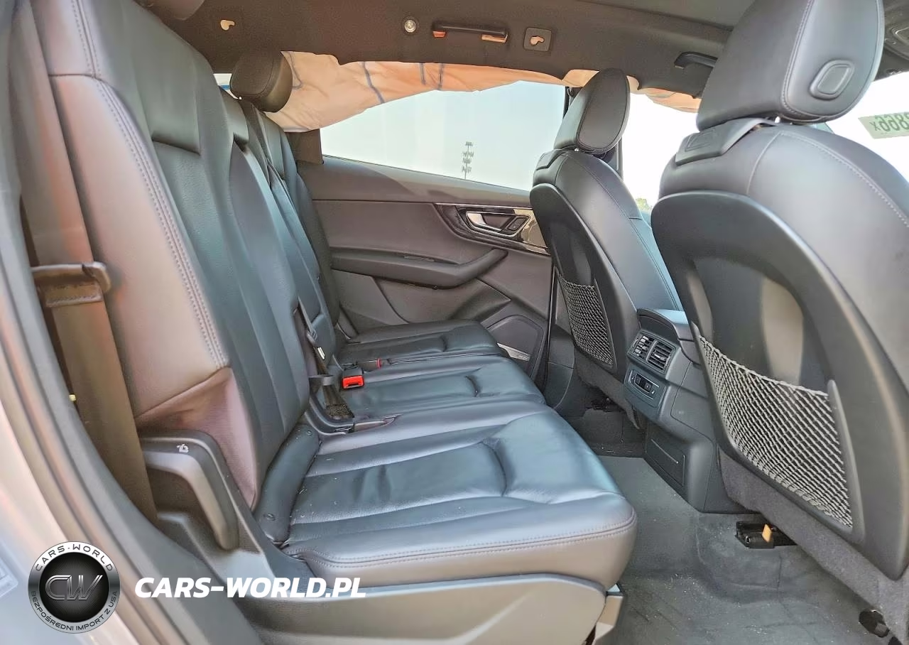 2017 Audi Q7 VIN:WA1LAAF73HD033920 - 11