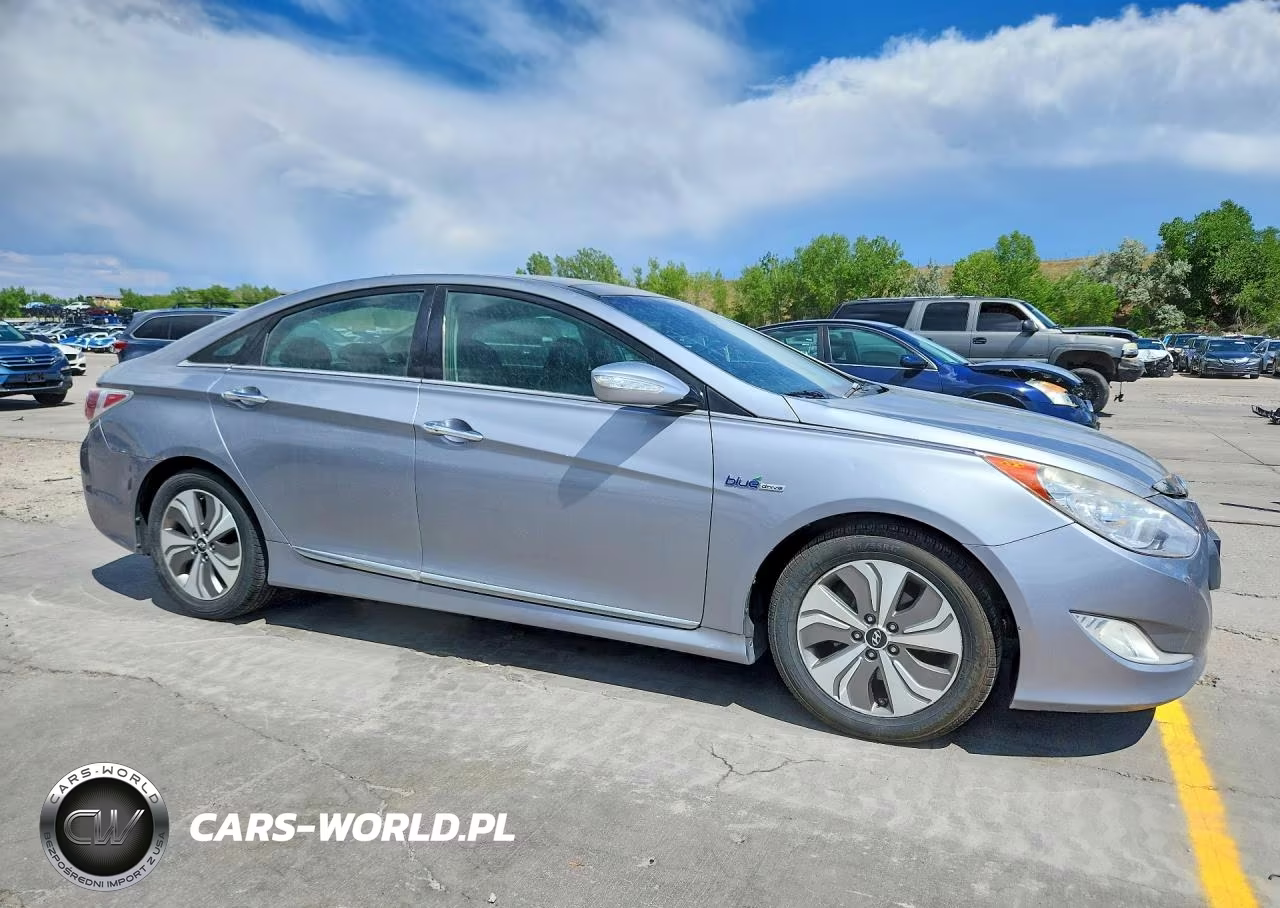 2015 Hyundai Sonata Hybrid Limited VIN:KMHEC4A42FA119267 - 4