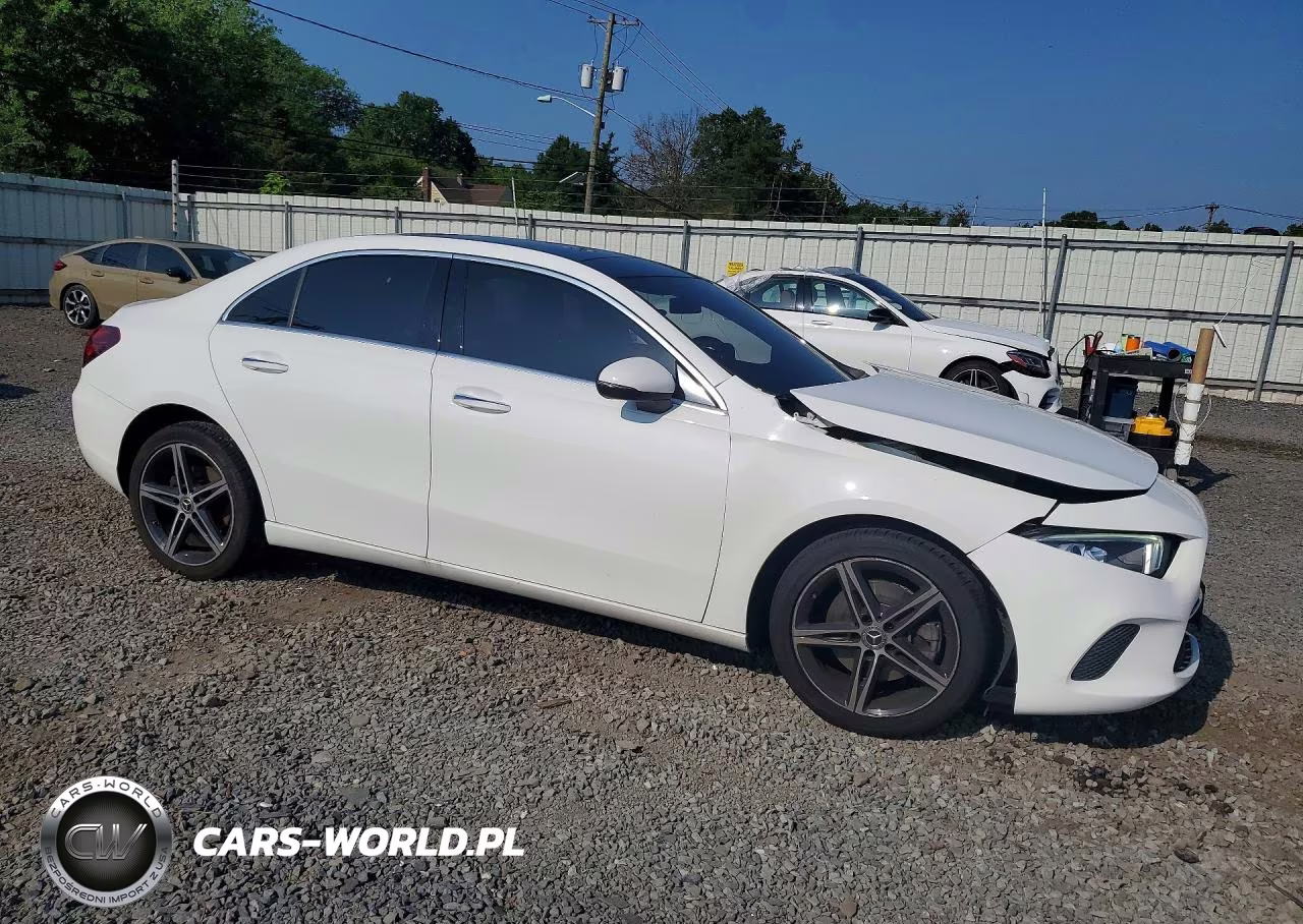 2021 Mercedes-Benz A 220 4Matic VIN:W1K3G4FBXMJ318948 - 4