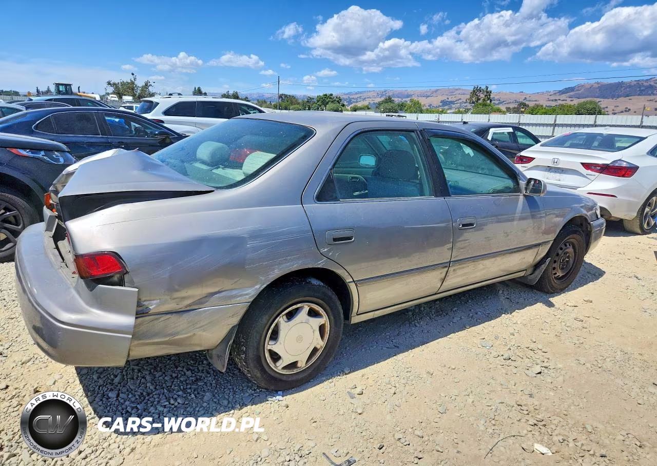1999 Toyota Camry Ce VIN:4T1BG22KXXU455337 - 3