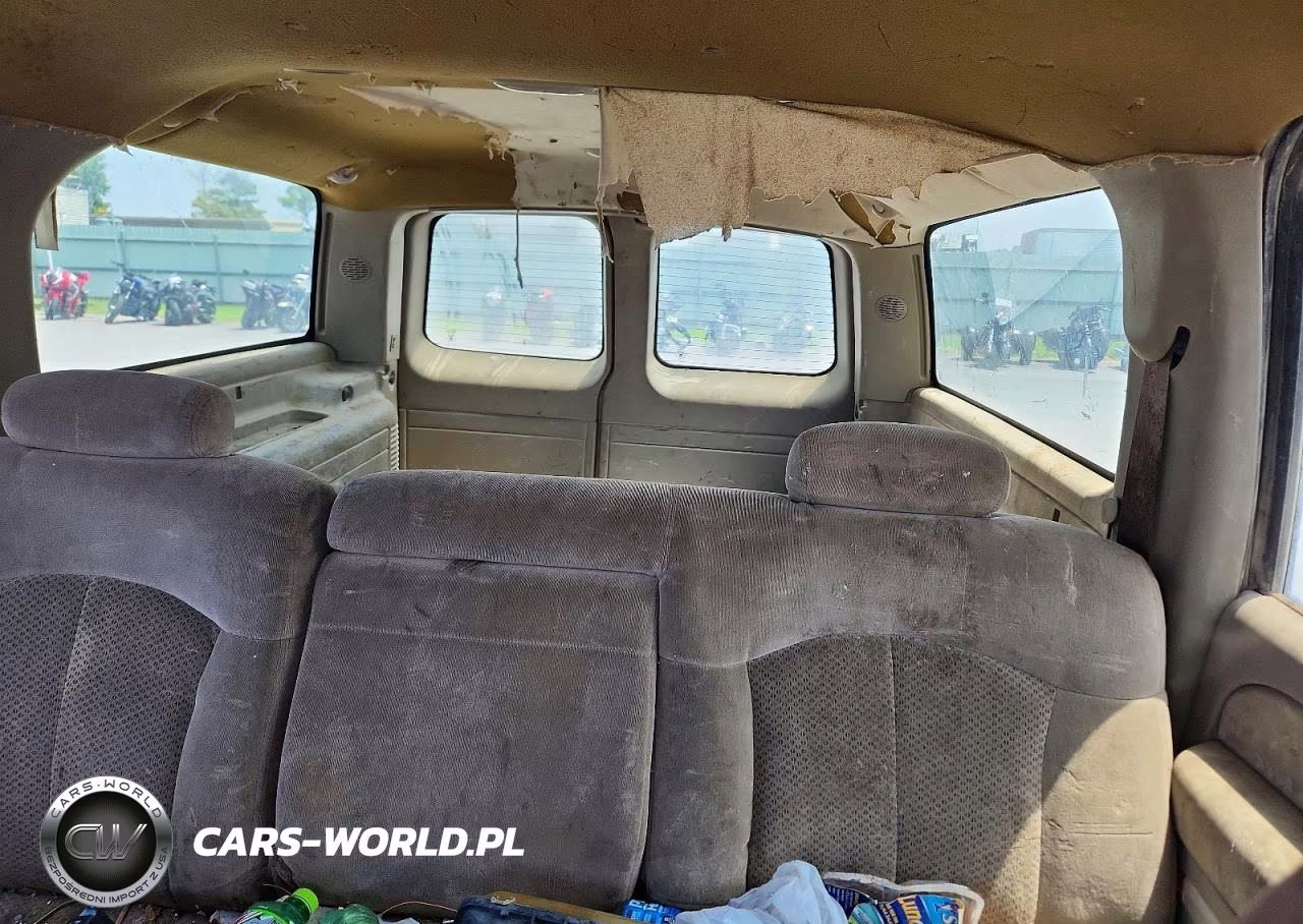 2001 Chevrolet Suburban C1500 VIN:1GNEC16T91J227257 - 10