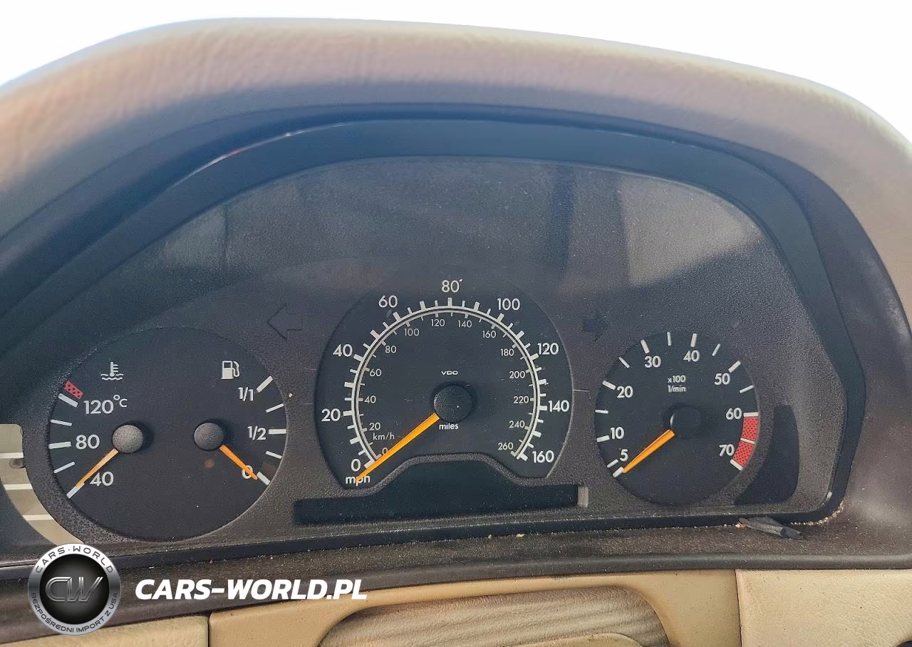 1999 Mercedes-Benz E 320 VIN:WDBJF65H9XA946282 - 9
