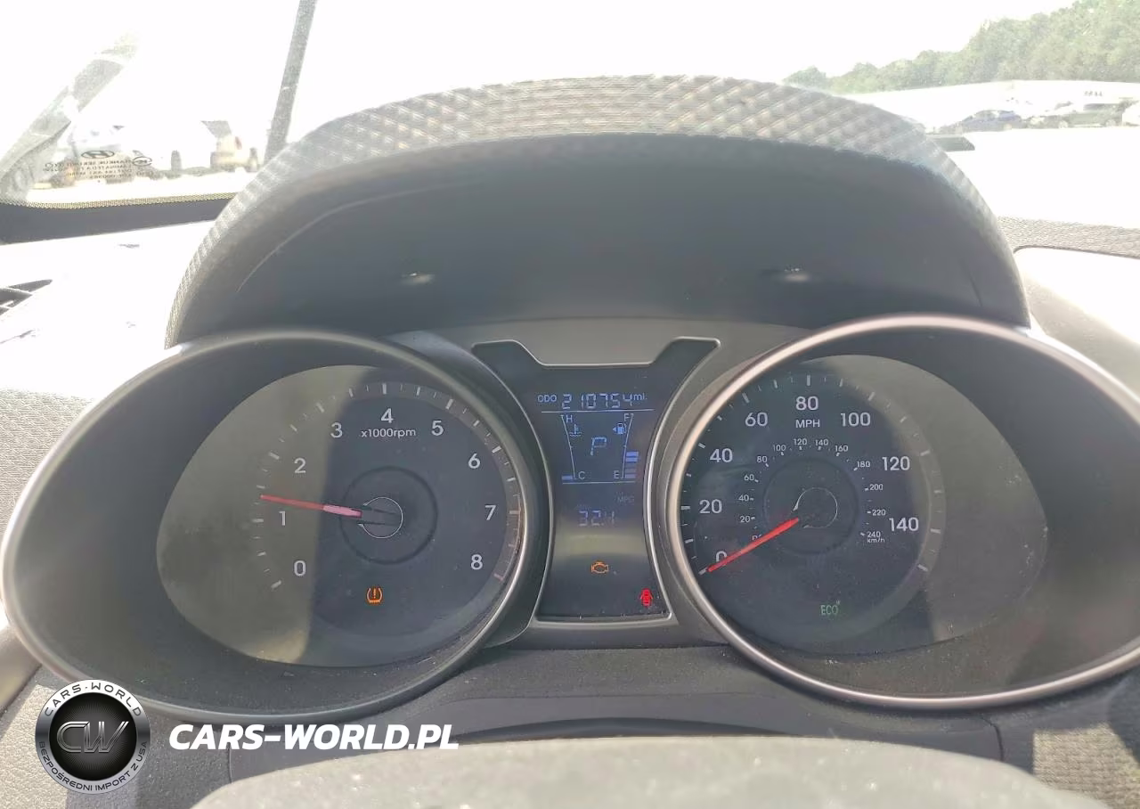 2015 Hyundai Veloster Base VIN:KMHTC6AD7FU225134 - 9