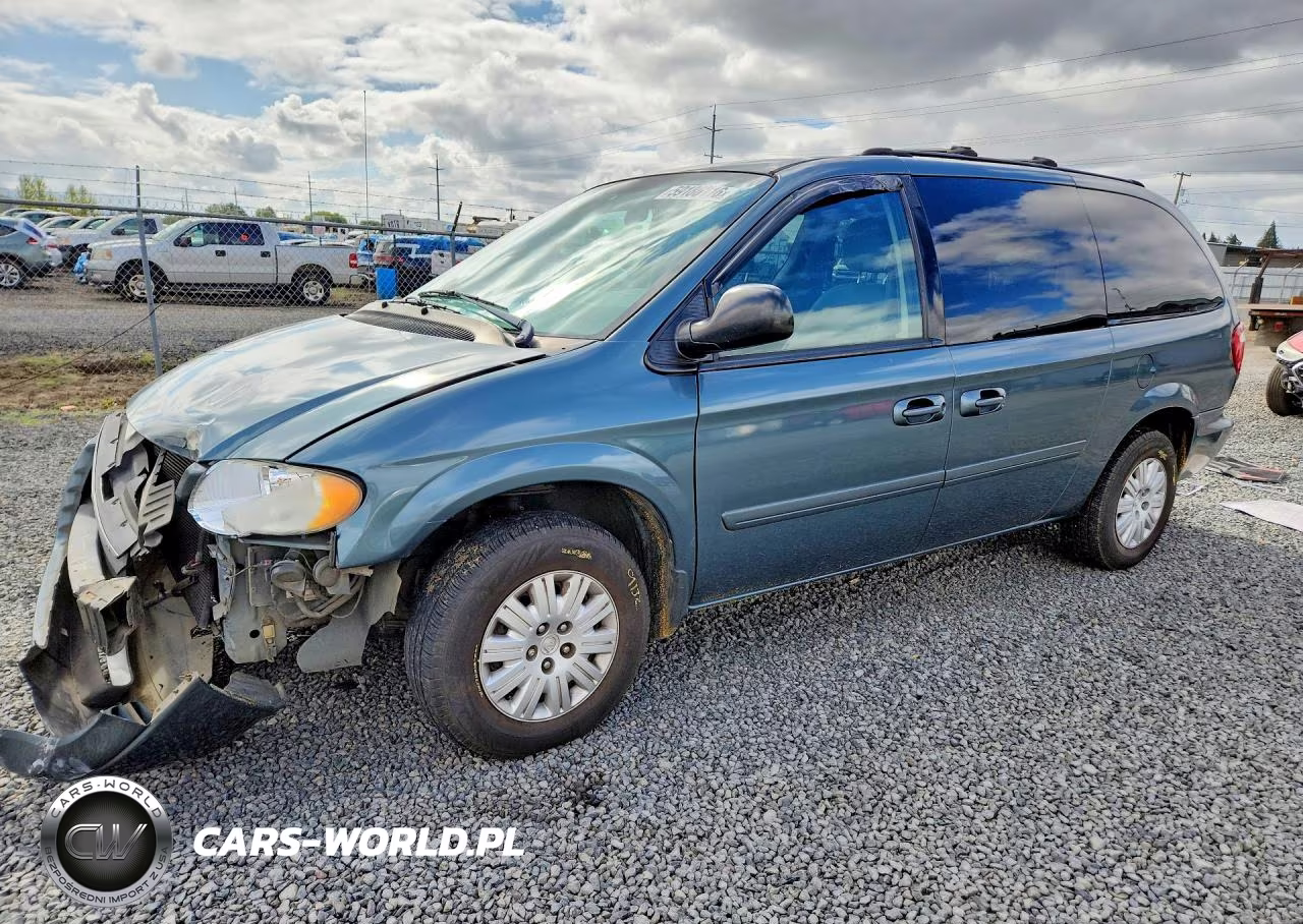 2005 Chrysler Town & Country Lx