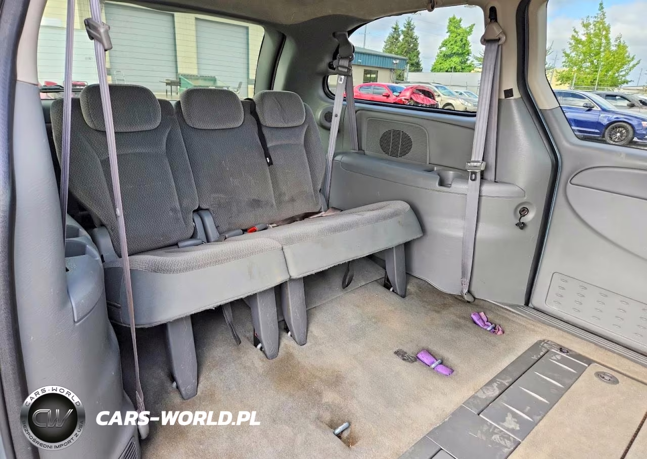 2005 Chrysler Town & Country Lx VIN:2C4GP44R95R255799 - 11