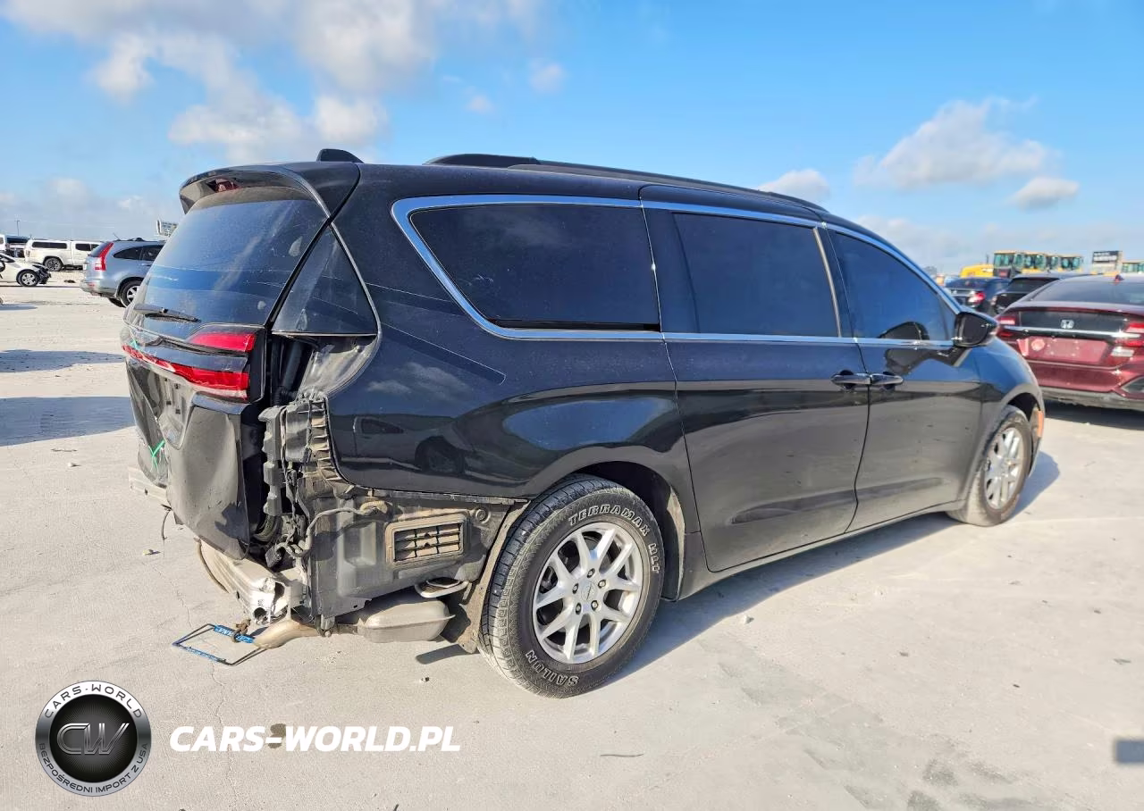 2022 Chrysler Pacifica Touring L VIN:2C4RC1BG7NR123533 - 3