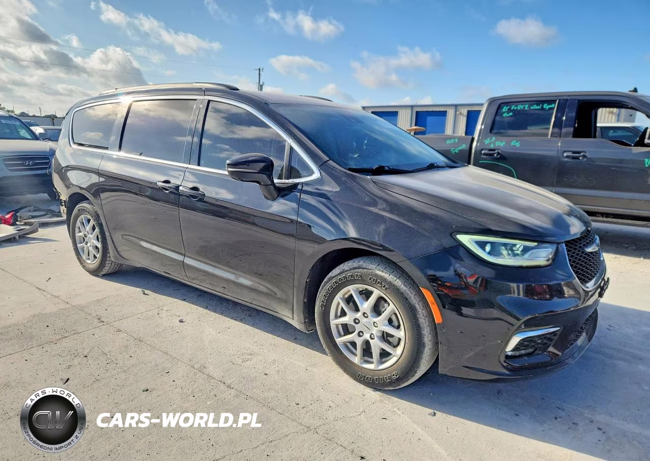 2022 Chrysler Pacifica Touring L VIN:2C4RC1BG7NR123533 - 4