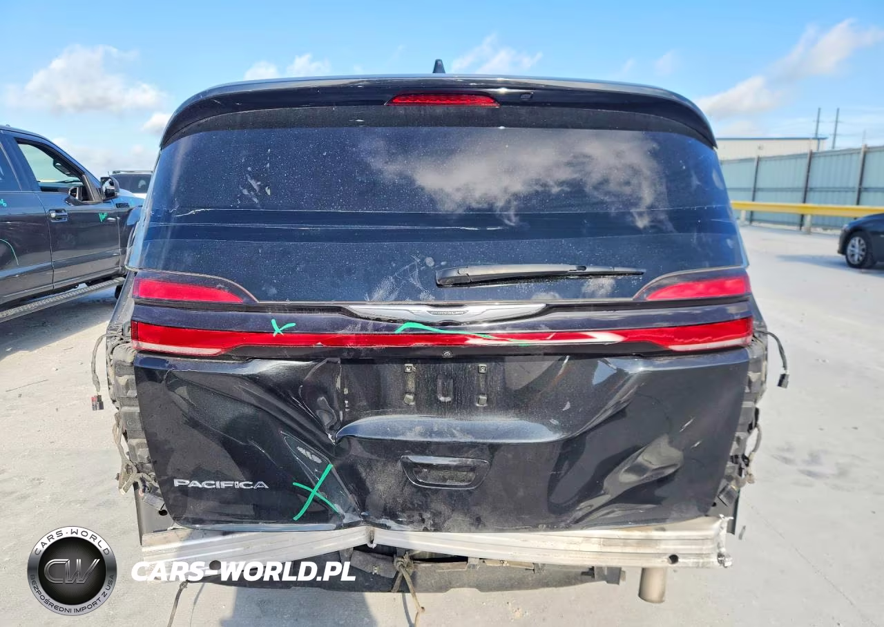 2022 Chrysler Pacifica Touring L VIN:2C4RC1BG7NR123533 - 6