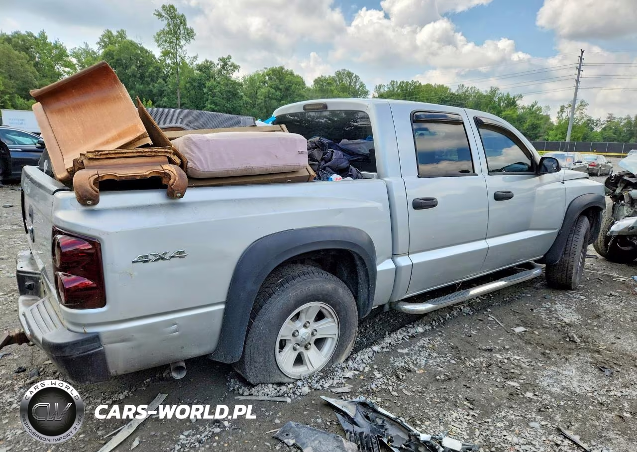 2008 Dodge Dakota Sxt VIN:1D7HW38K48S632837 - 3