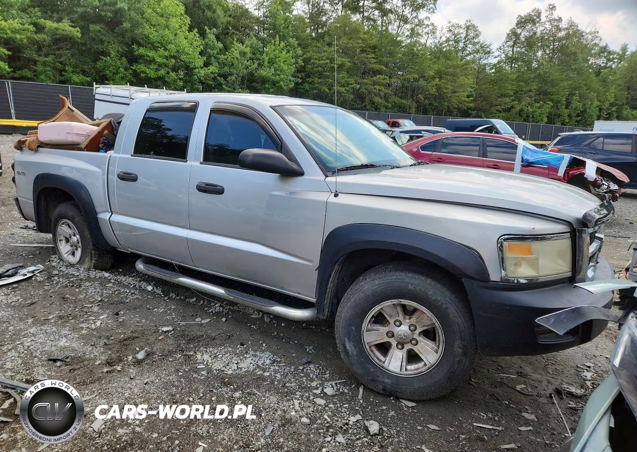 2008 Dodge Dakota Sxt VIN:1D7HW38K48S632837 - 4