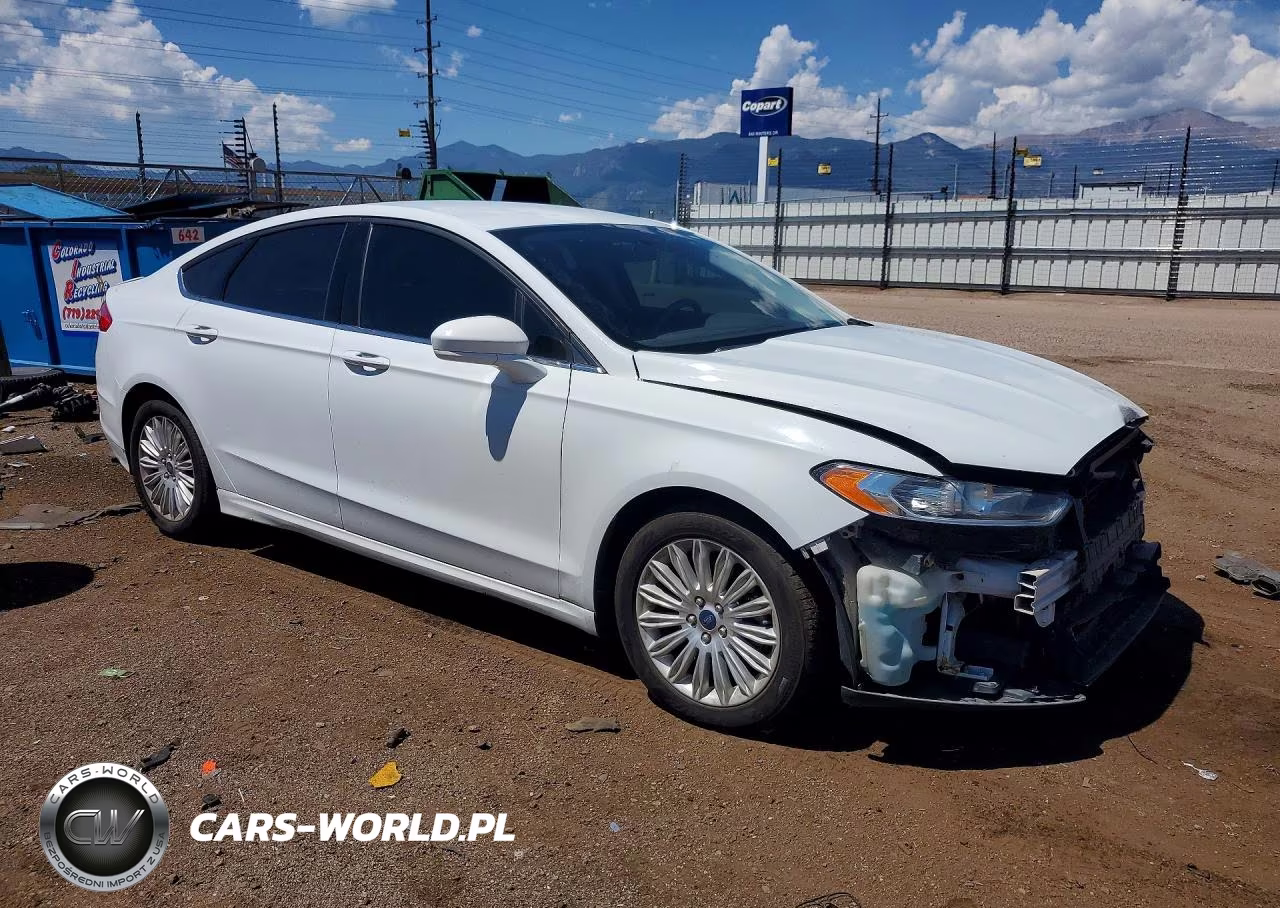 2015 Ford Fusion S Hybrid VIN:3FA6P0UU3FR132722 - 4