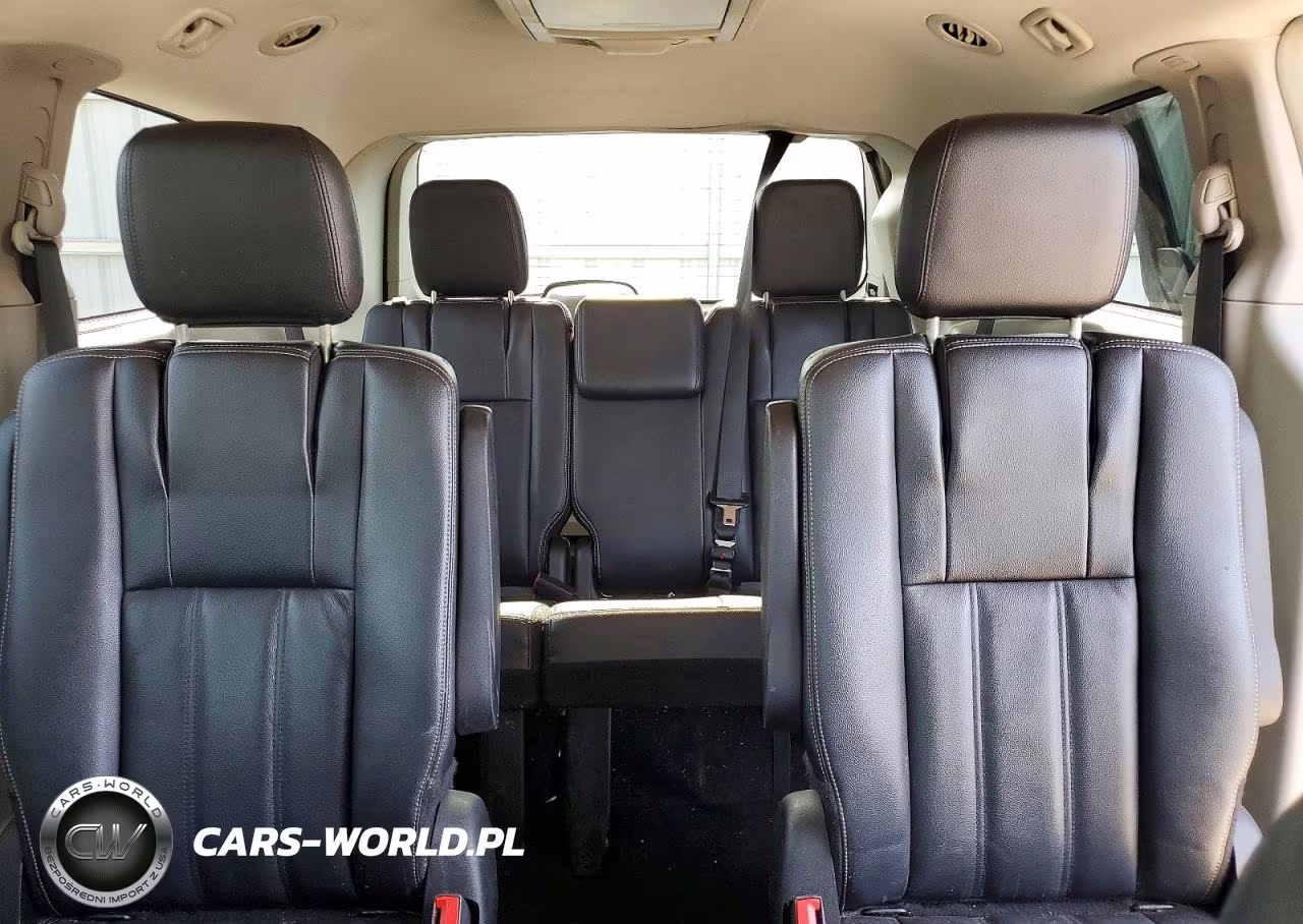 2013 Chrysler Town & Country Touring VIN:2C4RC1BGXDR776470 - 10