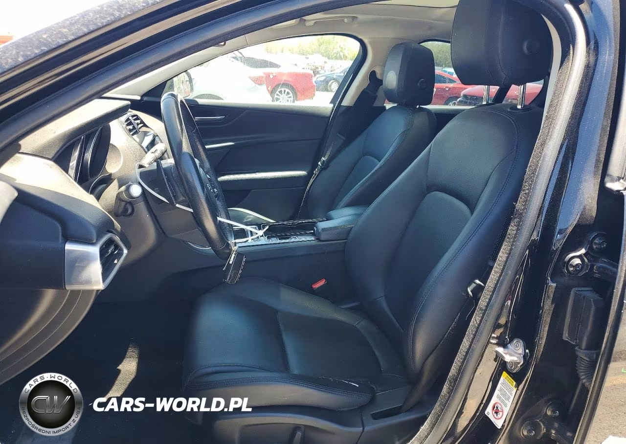 2017 Jaguar Xe VIN:SAJAR4BG9HA973784 - 7