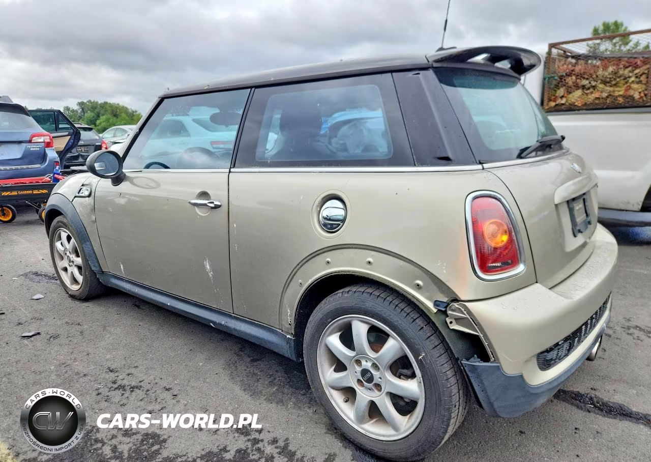 2007 Mini Cooper S VIN:WMWMF73517TV31343 - 2