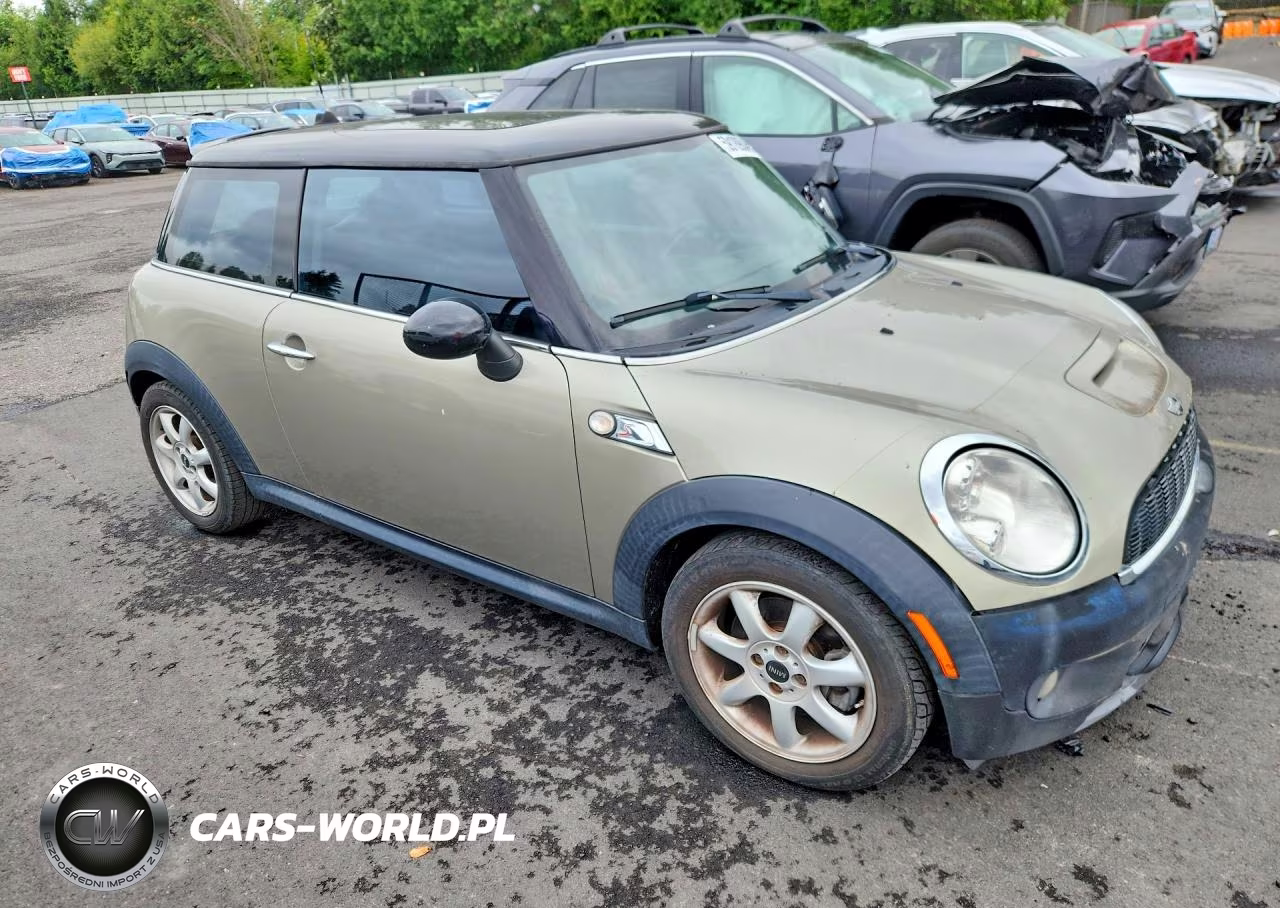 2007 Mini Cooper S VIN:WMWMF73517TV31343 - 4