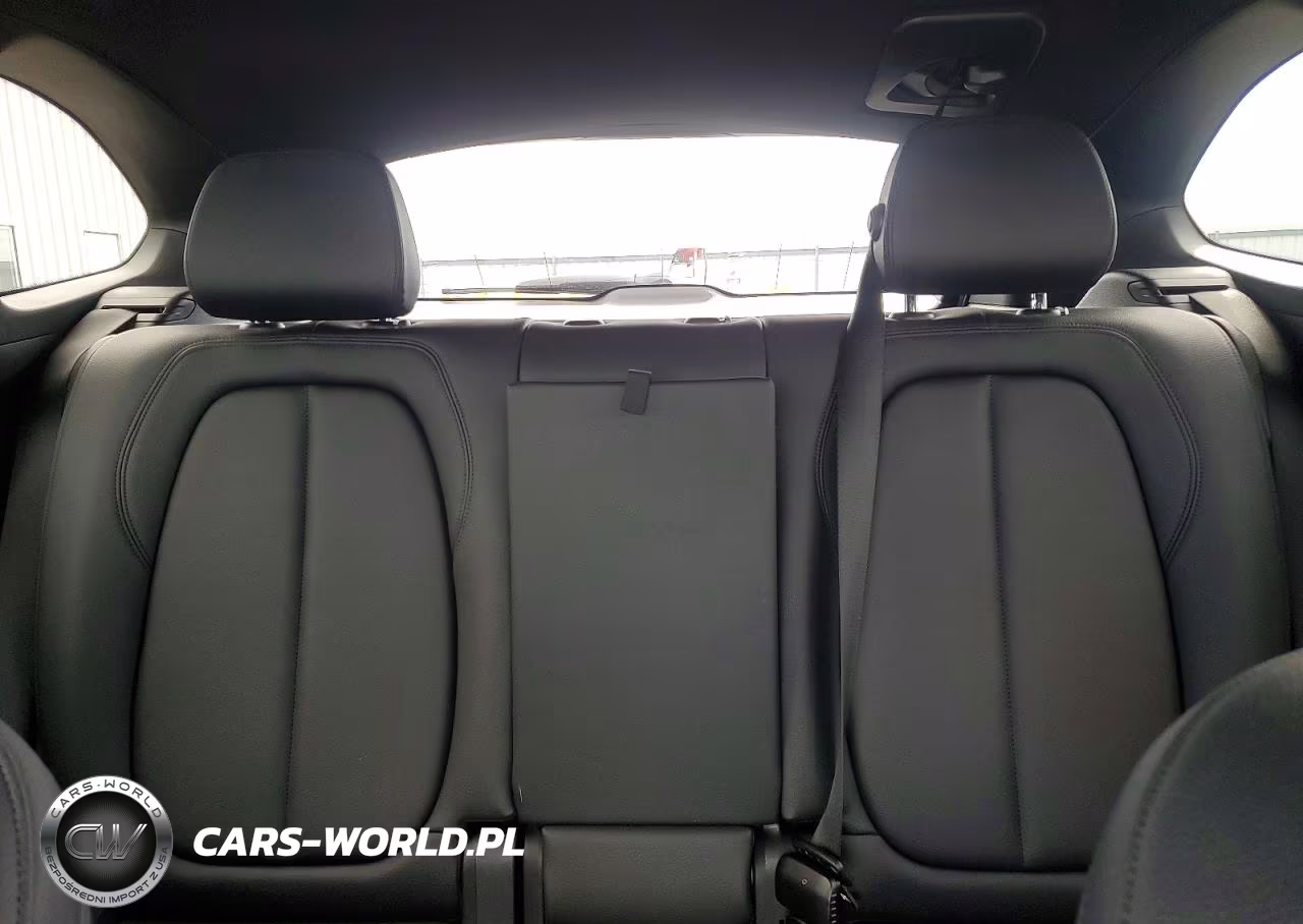 2018 BMW X1 xDrive28I VIN:WBXHT3C34J5K27636 - 10