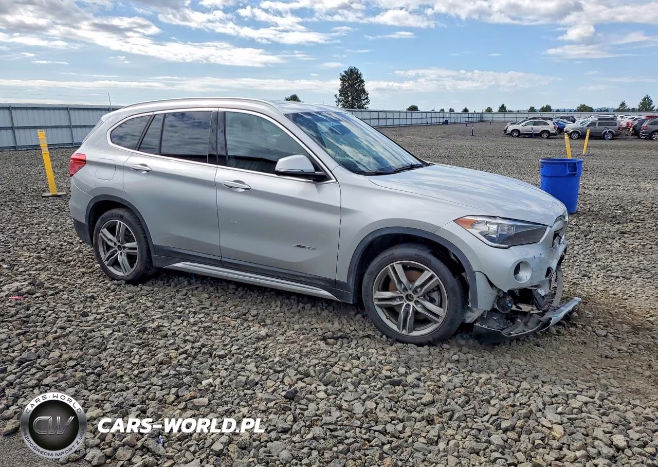 2018 BMW X1 xDrive28I VIN:WBXHT3C34J5K27636 - 4