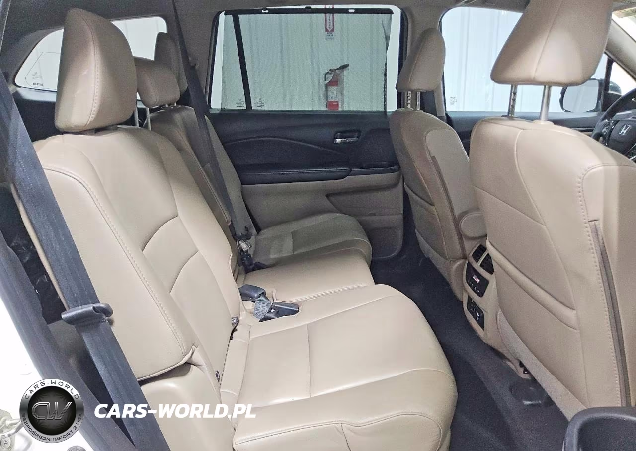 2017 Honda Pilot Touring VIN:5FNYF5H93HB021312 - 11