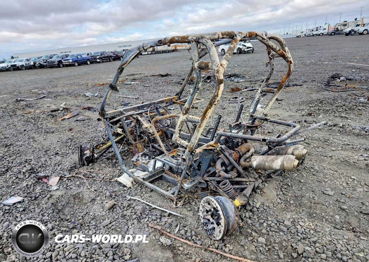 2015 Can-Am Utility Vehicle VIN:3JBPXP28FJ000720 - 3
