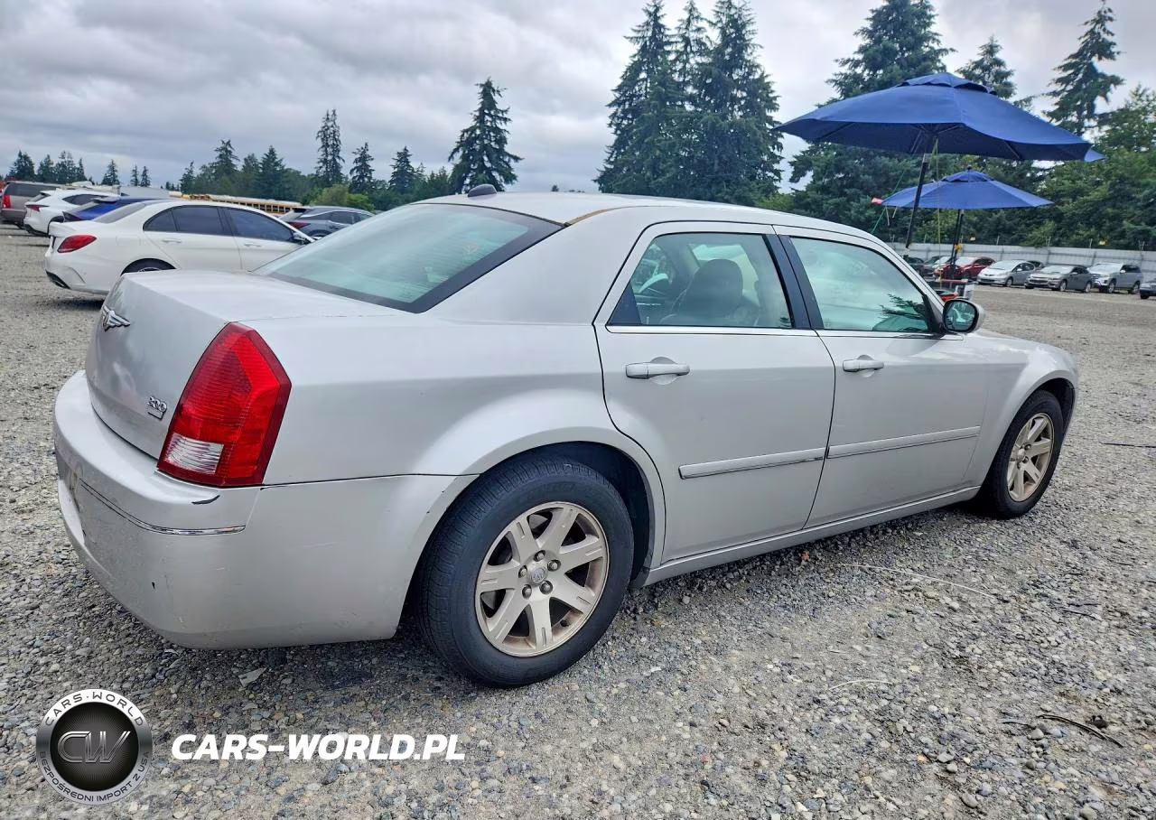 2005 Chrysler 300 Touring VIN:2C3AA53G65H684731 - 3