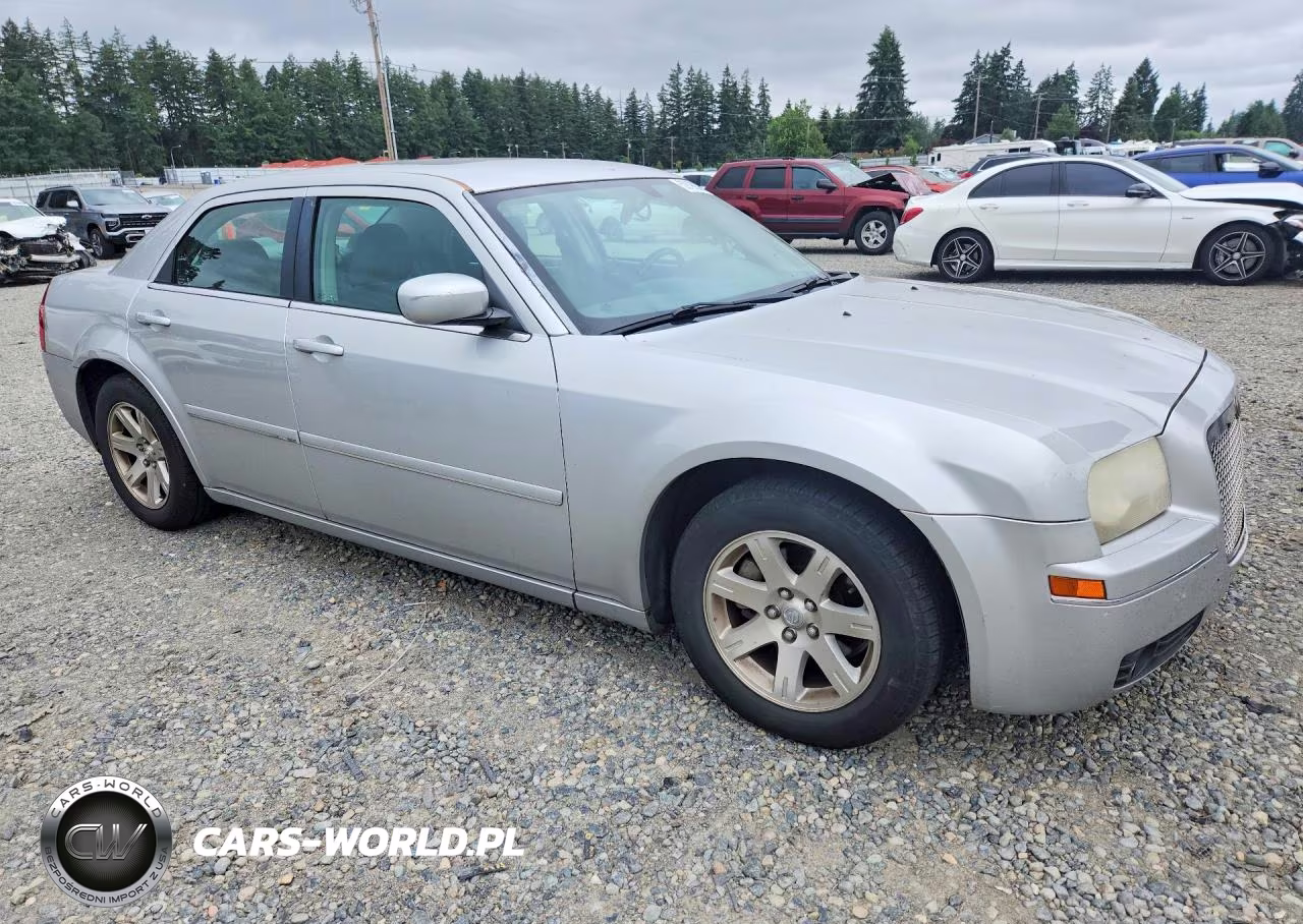 2005 Chrysler 300 Touring VIN:2C3AA53G65H684731 - 4