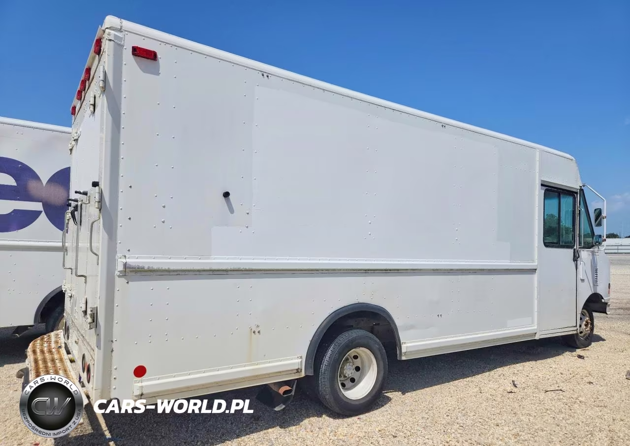2003 Ford E350 Delivery Truck VIN:1FCKE39L93HB32964 - 3