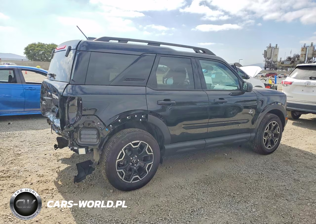 2026 Ford Bronco Sport Outer Banks VIN:3FMCR9CN9TRE05496 - 3