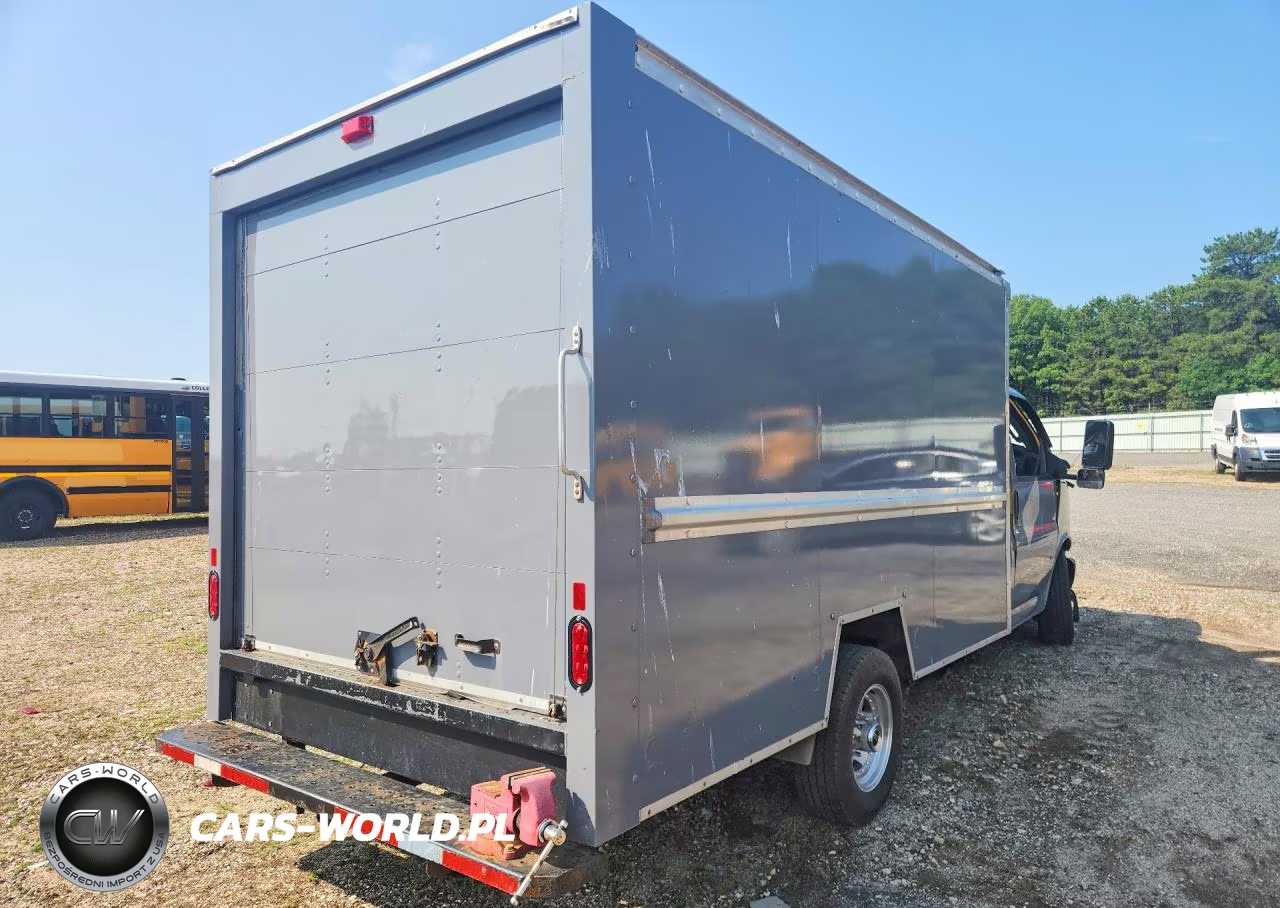 2017 GMC Savana Box Truck VIN:1GD07RFF8H1902389 - 3